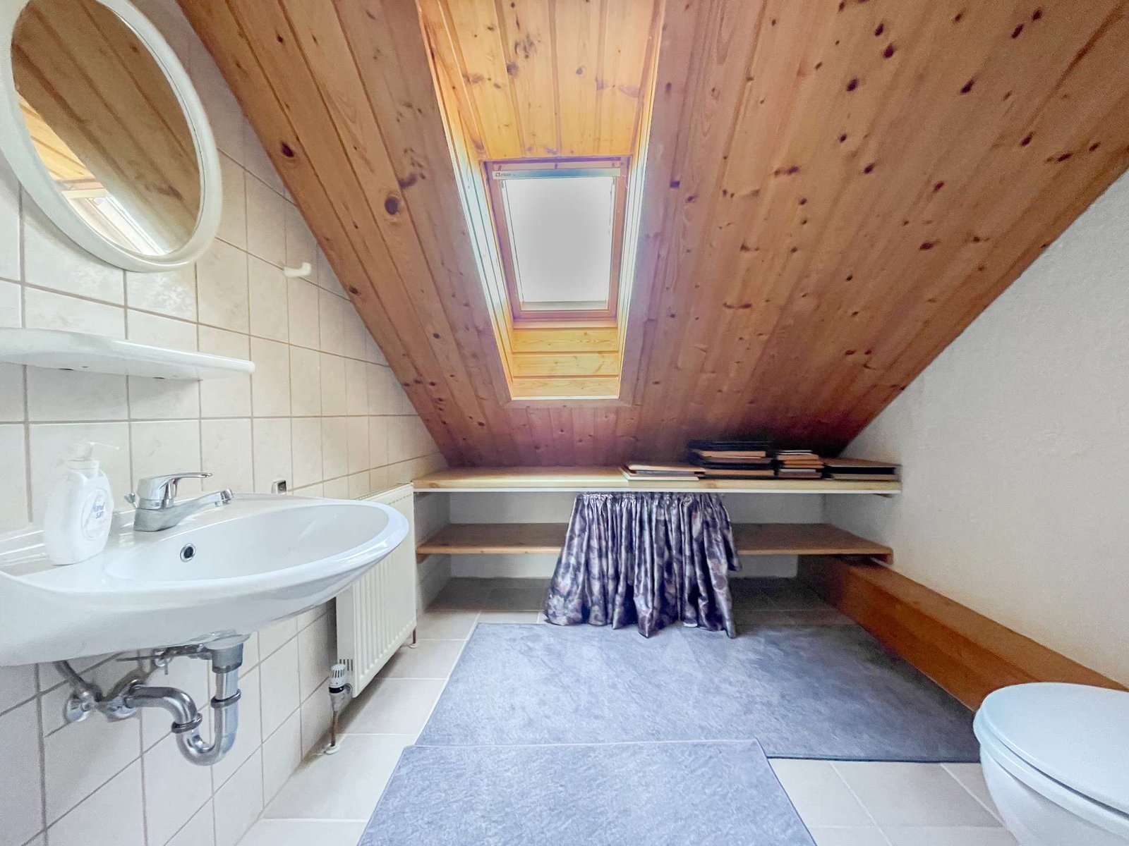 WC Dachstudio Wohnung 1